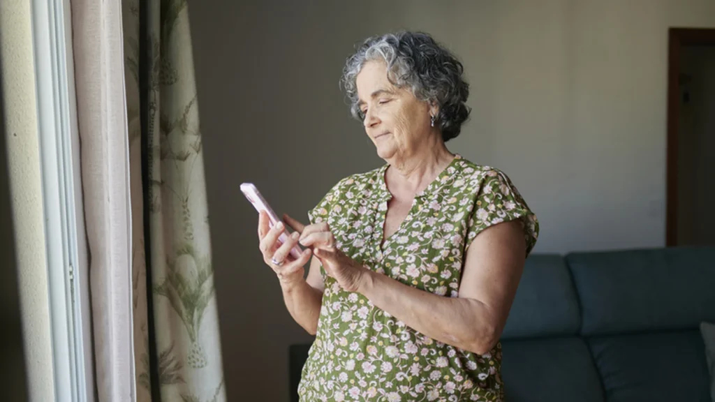 Redes sociais na terceira idade afetam a percepção da saúde mental