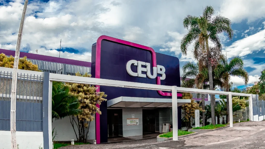 CEUB oferece bolsas com desconto conforme a idade a partir dos 50