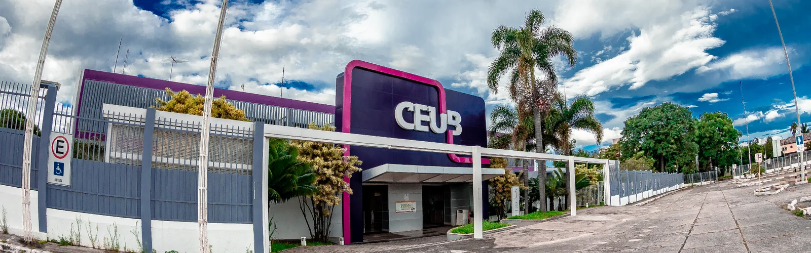CEUB oferece bolsas com desconto conforme a idade a partir dos 50