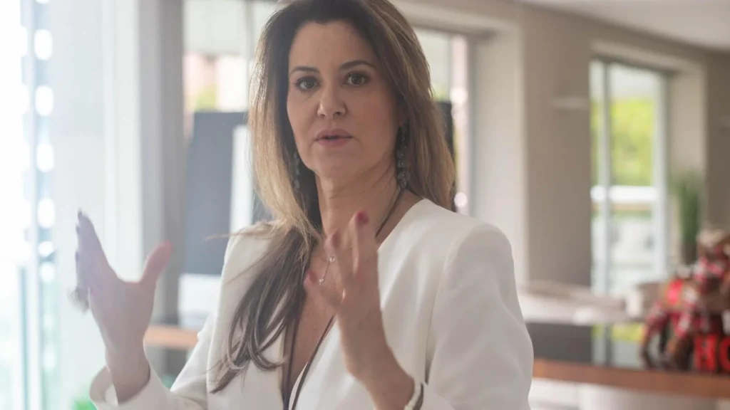 Demissão de mulher com câncer de mama é presumida discriminatória