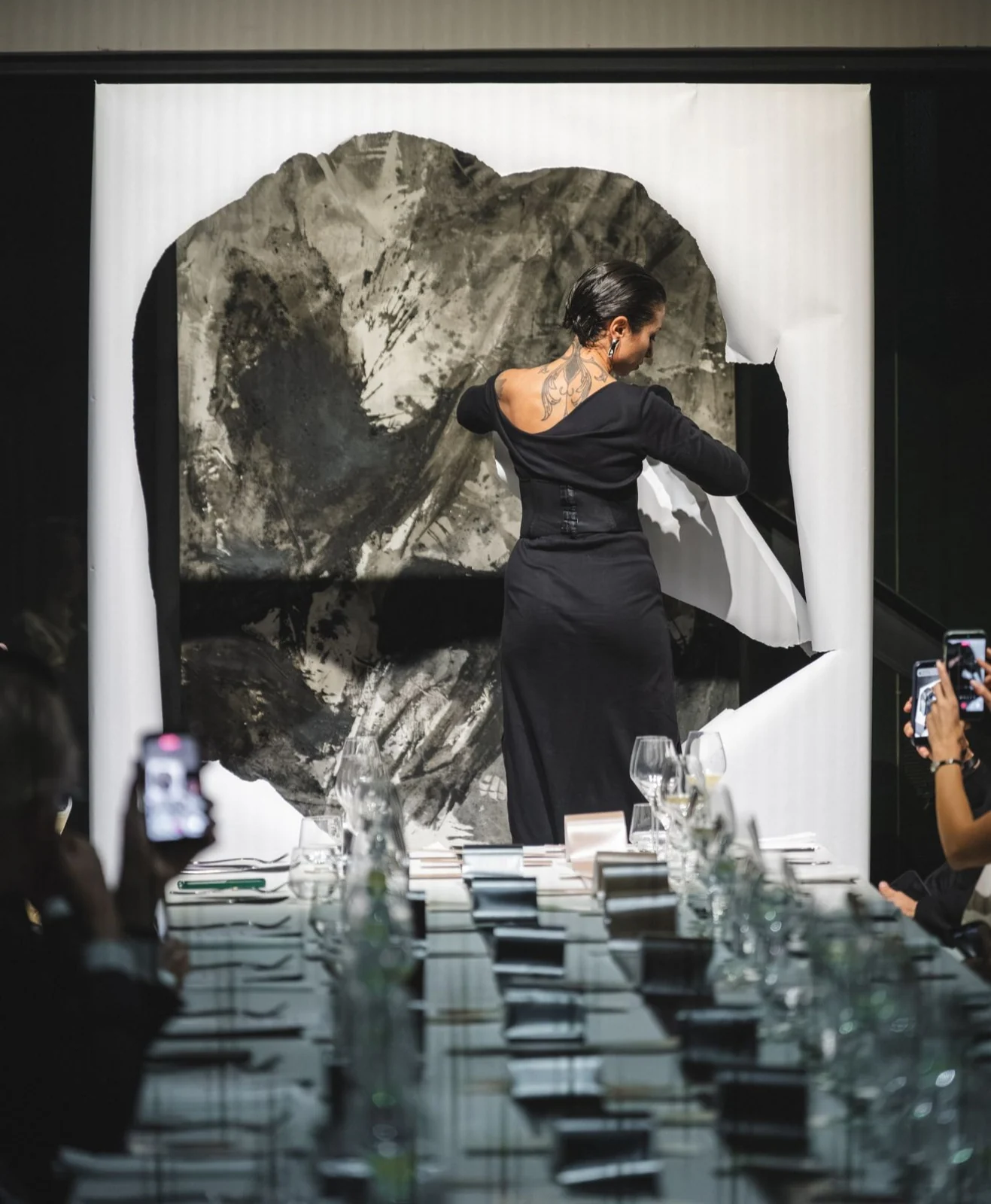 Dom Pérignon lança a safra Vintage 2018 no Brasil em noite no MASP