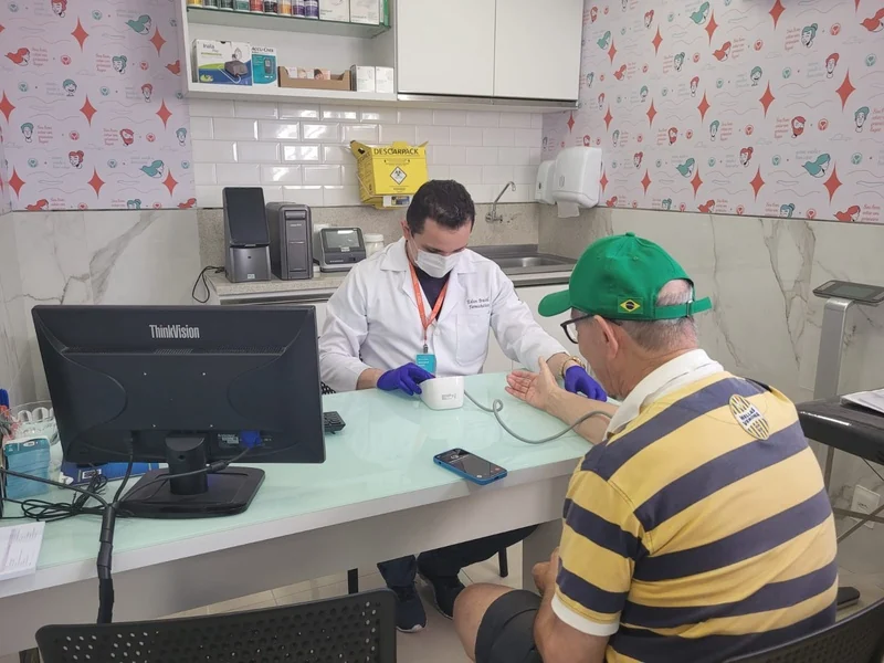 Erros e automedicação colocam em risco o tratamento na terceira idade