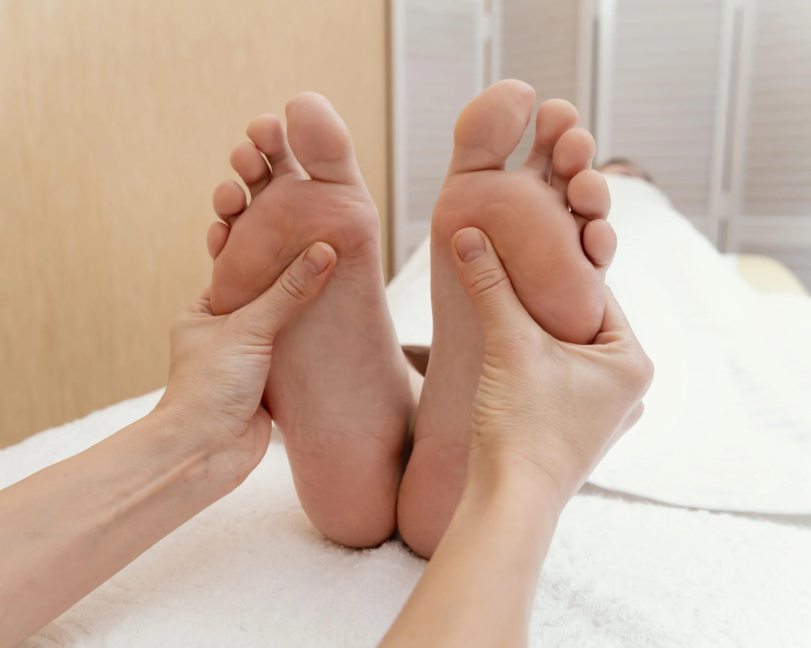 Teste no dedo do pé não confirma lipedema e exige exame clínico